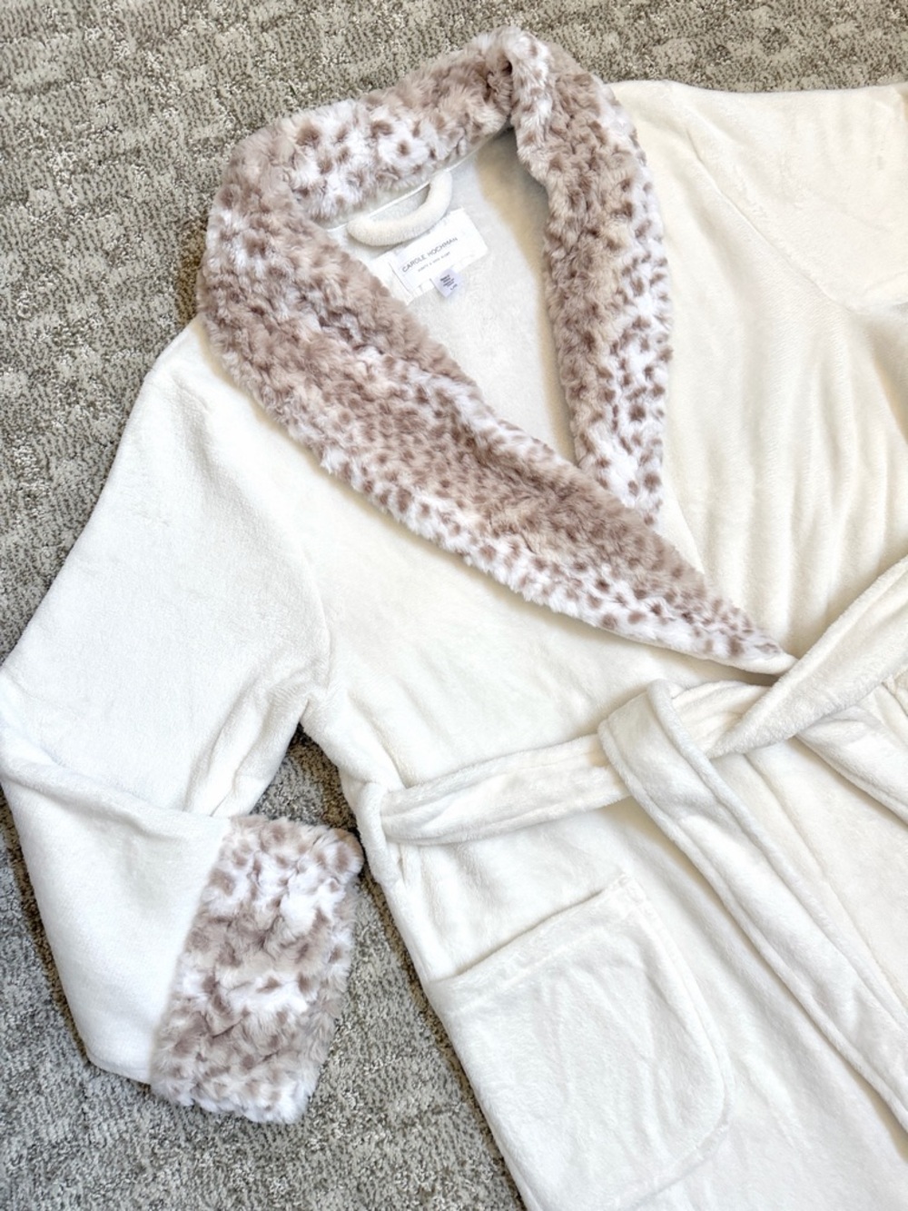 Carole Hochman Cream Snow Leopard Print Plush Long Wrap Robe—L - Picture 4 of 9